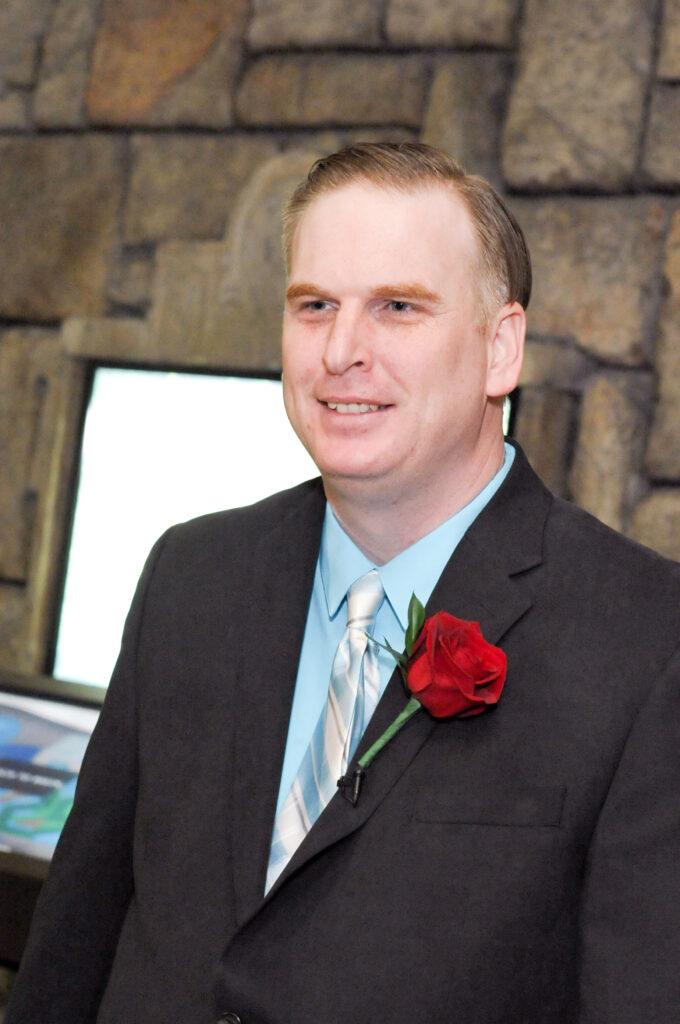 Married Fag Gets Exposed 2 Wedding at Mandalay Bay Hotel Aquarium.